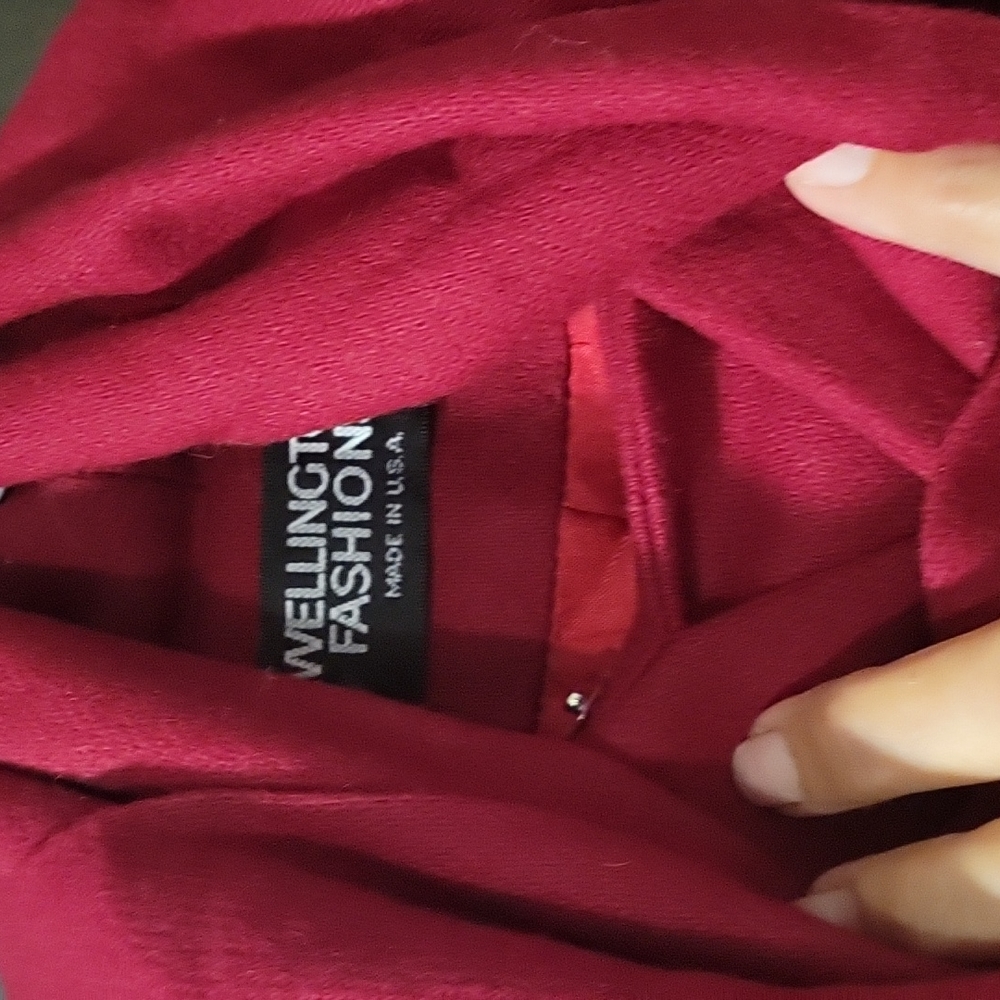 Vintage Wellington Fashions Red Cape⁰
